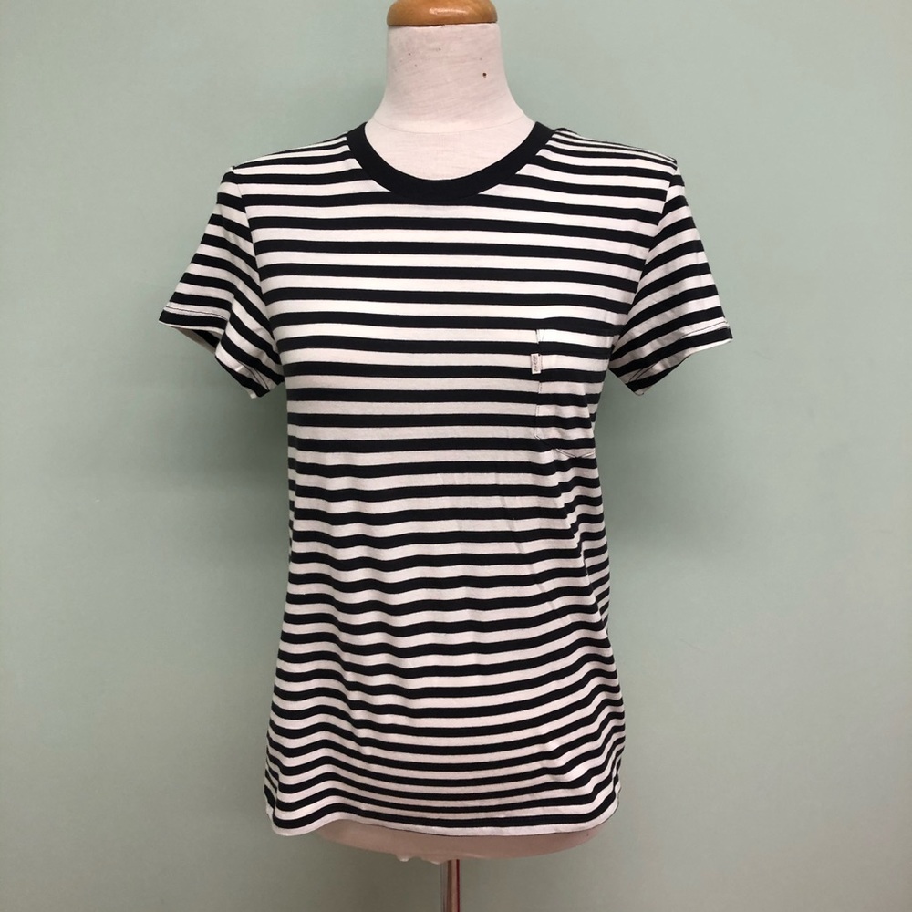 Levi’s Women’s T-Shirt | Striped | Summer Top | Size Medium | Black & White *NEW